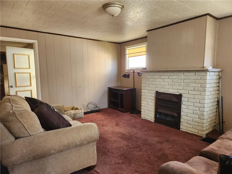 528 Carbon St, Butler, PA 16001 - Image #2