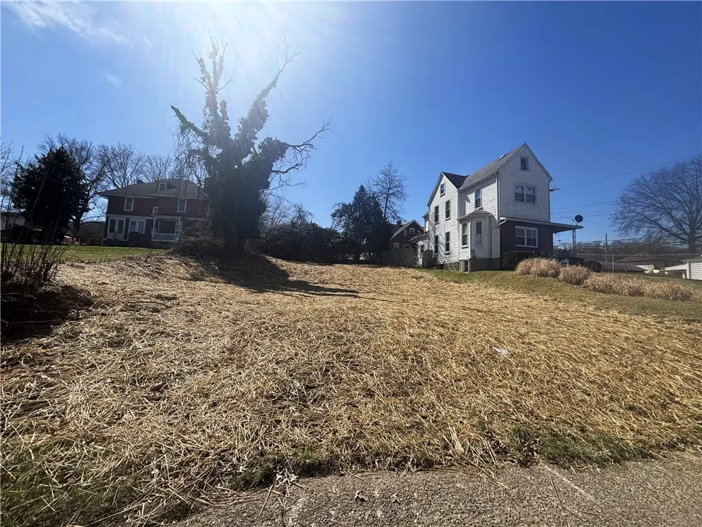 904 6th Ave, Coraopolis, PA 15108 - Image #1