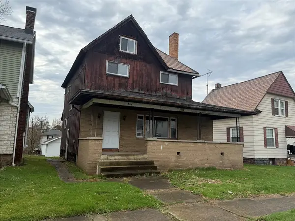 664 Spruce Ave, Sharon, PA 16146