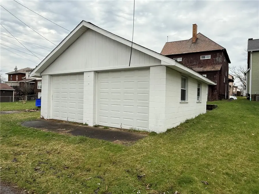 664 Spruce Ave, Sharon, PA 16146 - Image #3