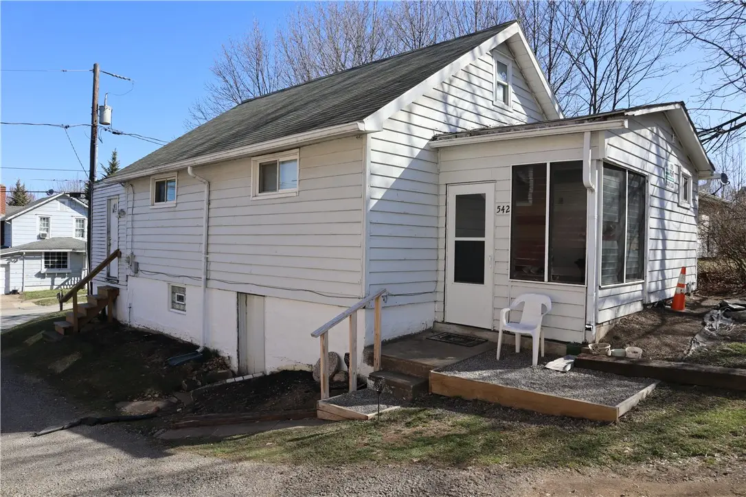 542 Grandview Ave, White, PA 15701 - Image #1