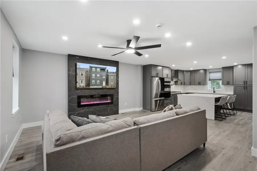 124 Locarna Way, Pittsburgh, PA 15201 - Image #2