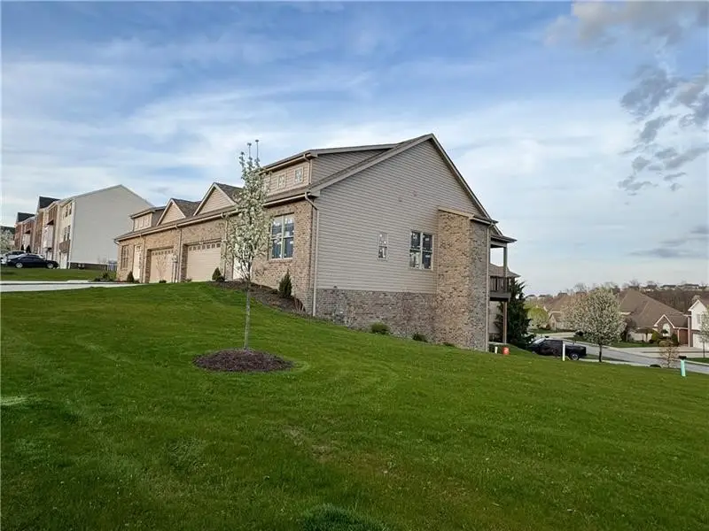 1124 Bayberry Dr, Cecil, PA 15317 - Image #2