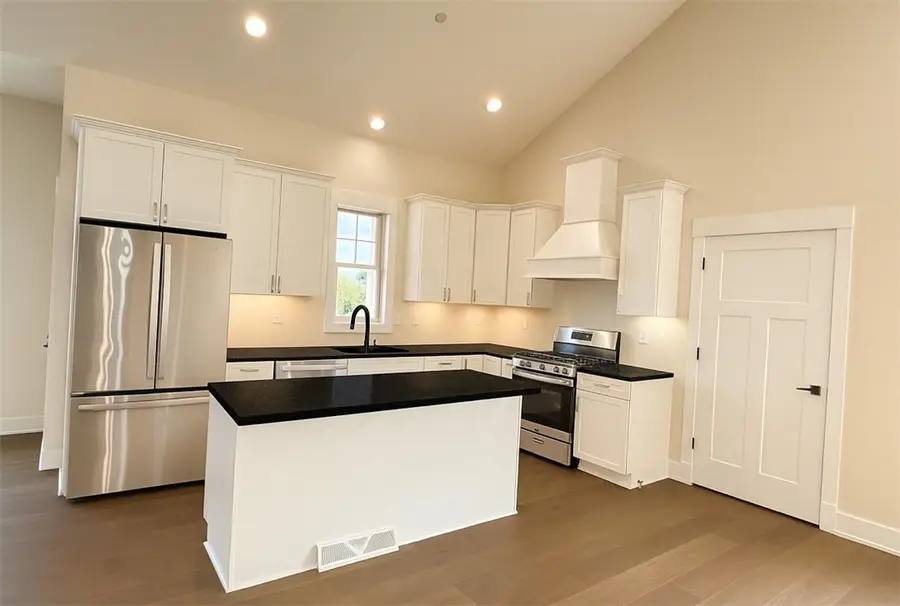 1124 Bayberry Dr, Cecil, PA 15317 - Image #3