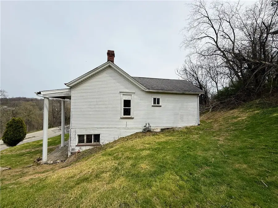 704 Madison Ave, Herminie, PA 15637 - Image #2