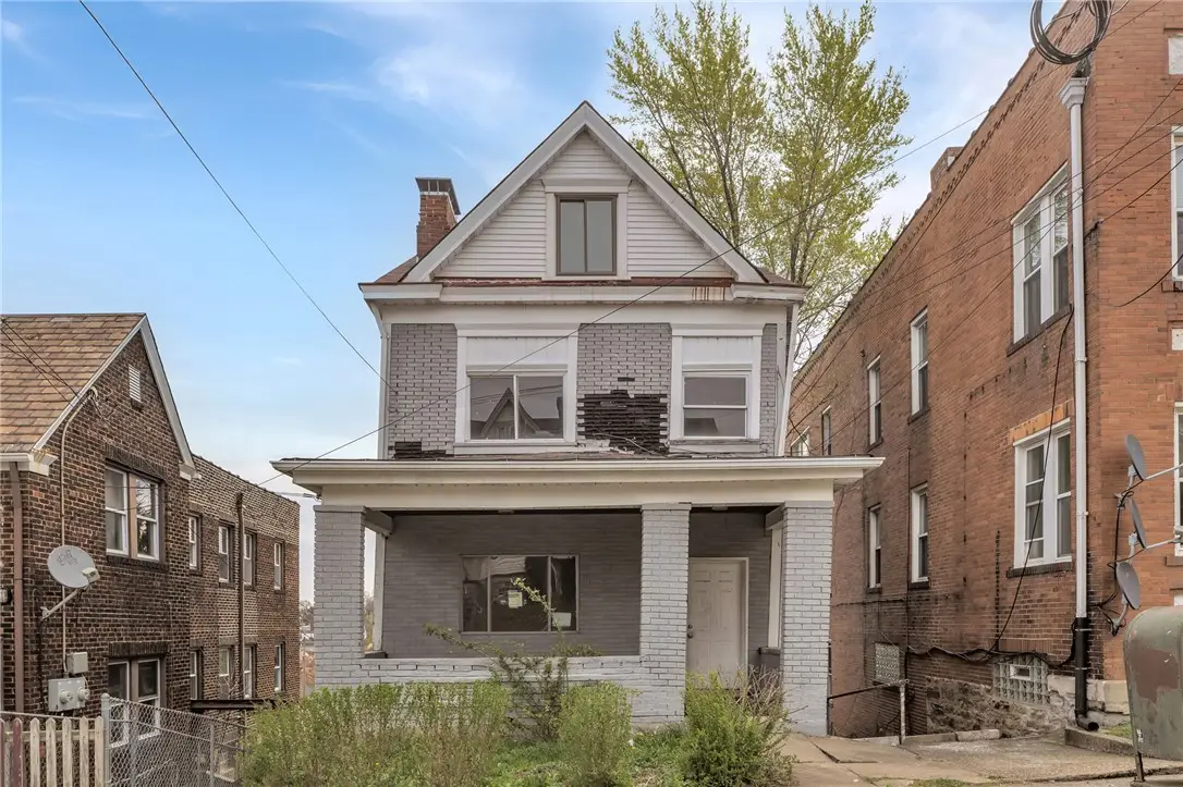 462 Hays Ave, Mount Oliver, PA 15210 - Image #1