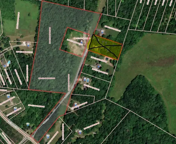 30 Vertical Dr, Cecil, PA 15317