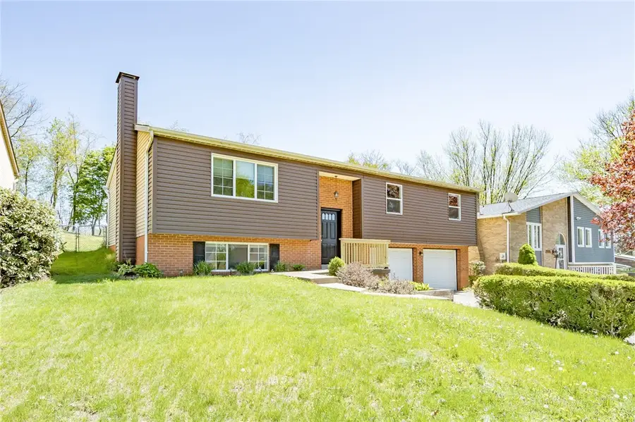 1004 Mcallister Dr, Plum, PA 15068 - Image #2