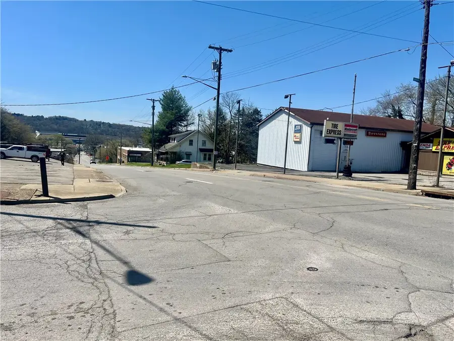 602/604 Taylor Street, New Castle, PA 16101 - Image #3