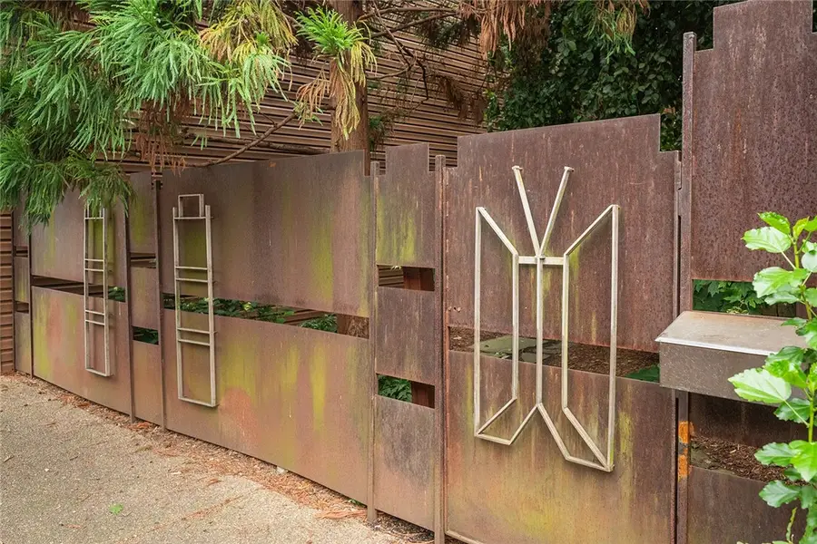 2220 Sarah St, Pittsburgh, PA 15203 - Image #2