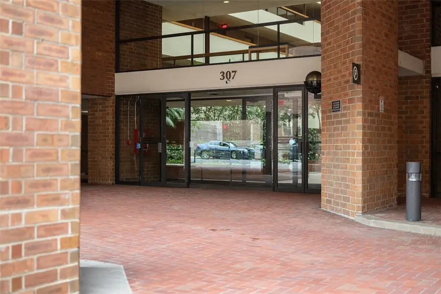 307 S Dithridge #208, Pittsburgh, PA 15213 - Image #3