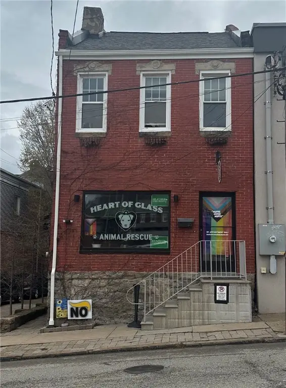 99 S 10th St, South Side, PA 15203