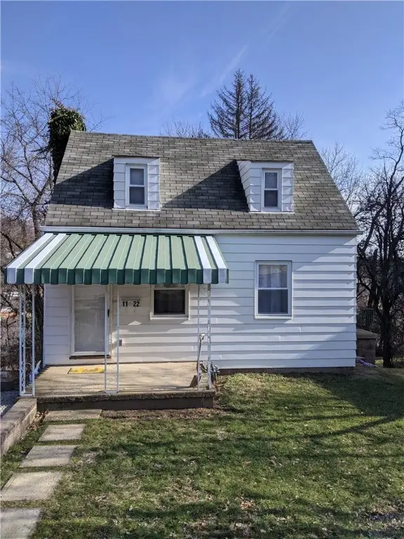 1122 Cloverfield Dr, Baldwin, PA 15227 - Image #1