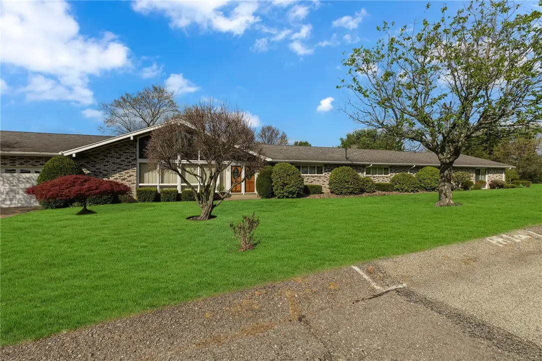 145 Oakhill, Center, PA 15001 - Image #1