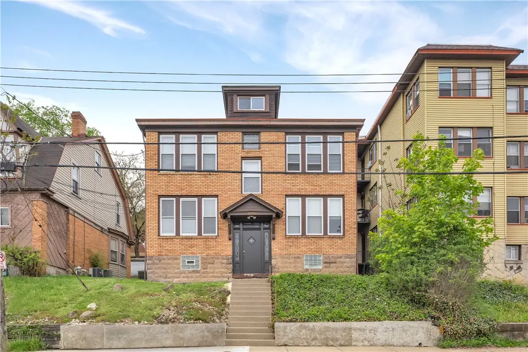 2832 Clermont Ave, Brentwood, PA 15227 - Image #1