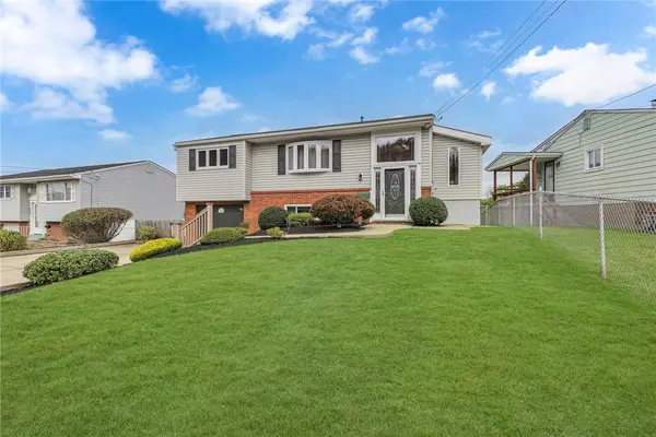 1040 Catherine Dr, Conway, PA 15027