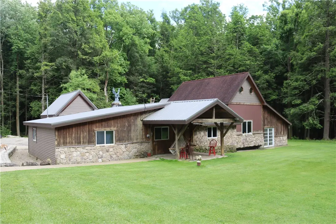 222 Dw Lane, Ligonier Township, PA 15658 - Image #1