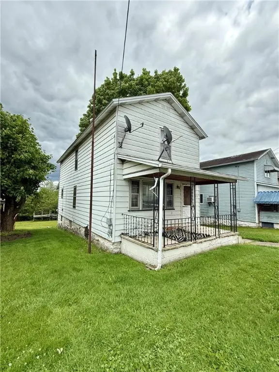 411 East Ave, Luzerne Twp, PA 15413