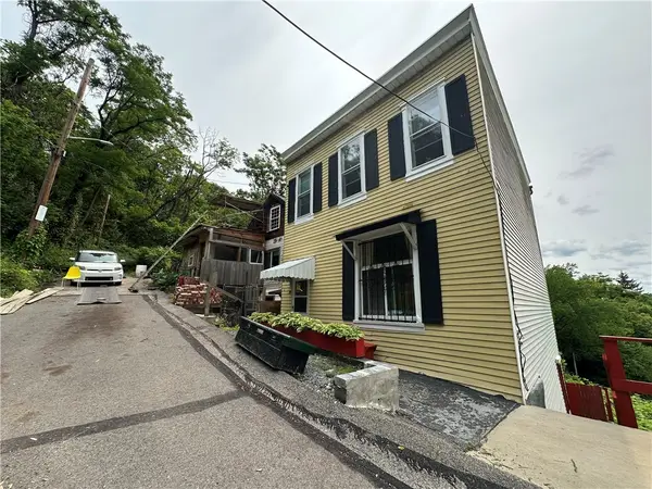 26 Gazzam St, Greenfield, PA 15213