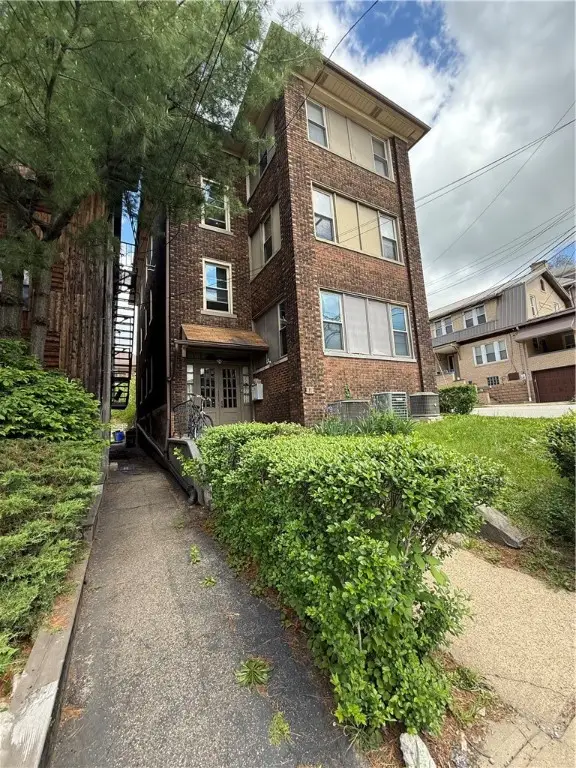 17 Lenox Ave, Forest Hills, PA 15221 - Image #1