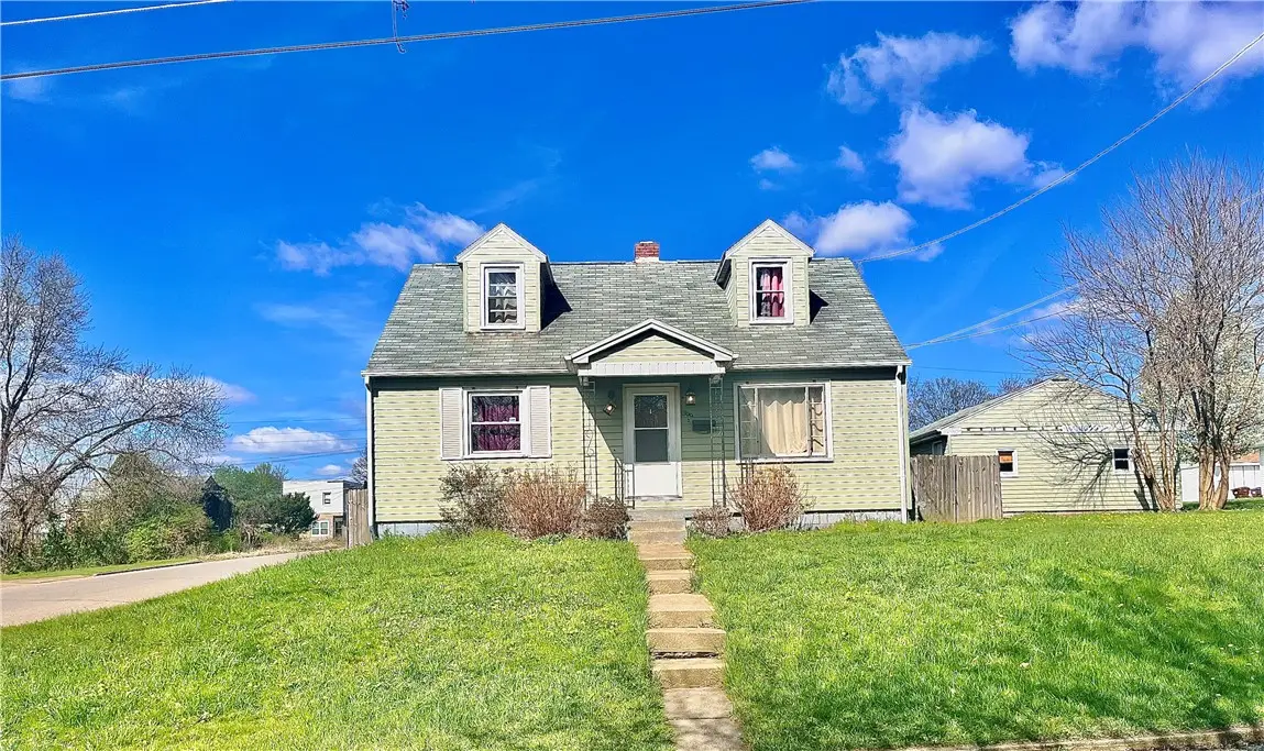 300 Beechwood Ave, Farrell, PA 16121 - Image #1