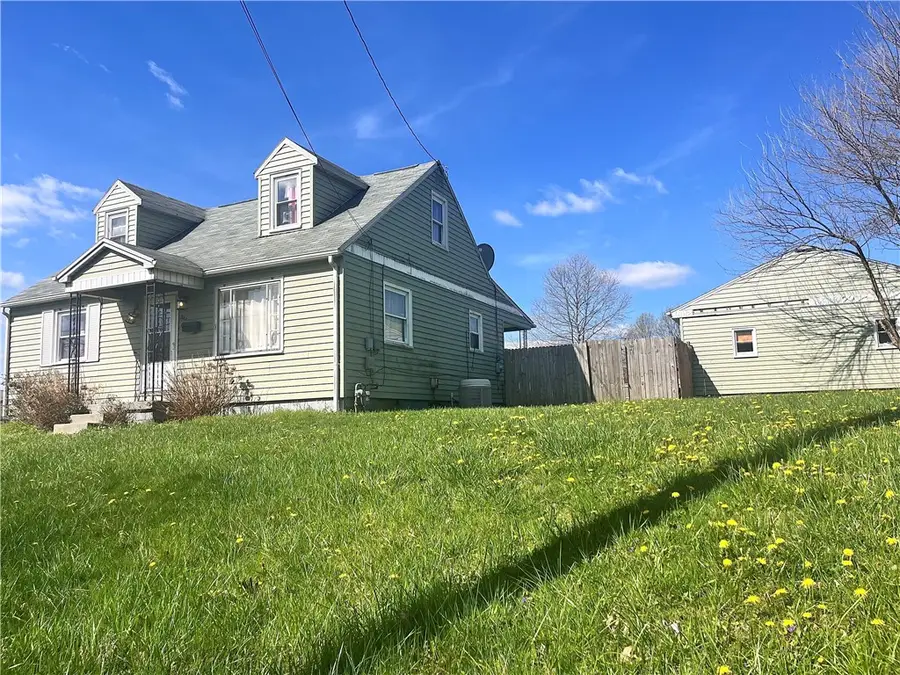 300 Beechwood Ave, Farrell, PA 16121 - Image #2