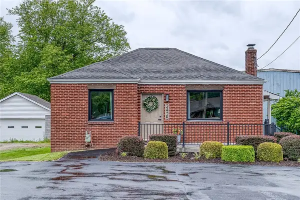 2425 W Pike St, Chartiers, PA 15342