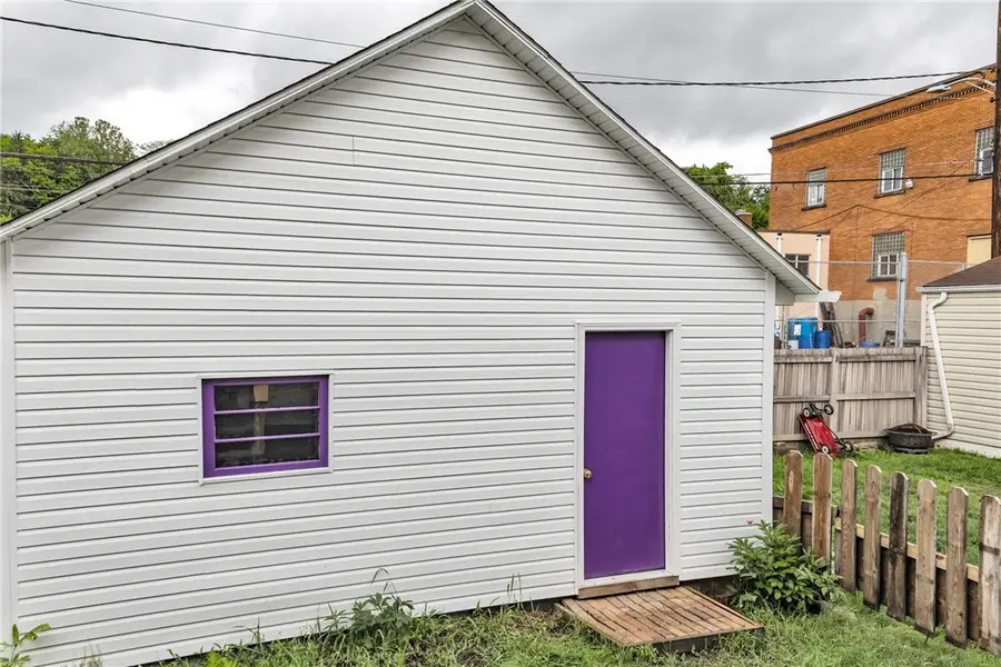 623 E 3rd Ave, Tarentum, PA 15084 - Image #3