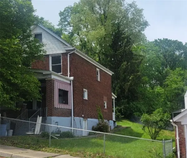 2722 Bethesda St, Carrick, PA 15227