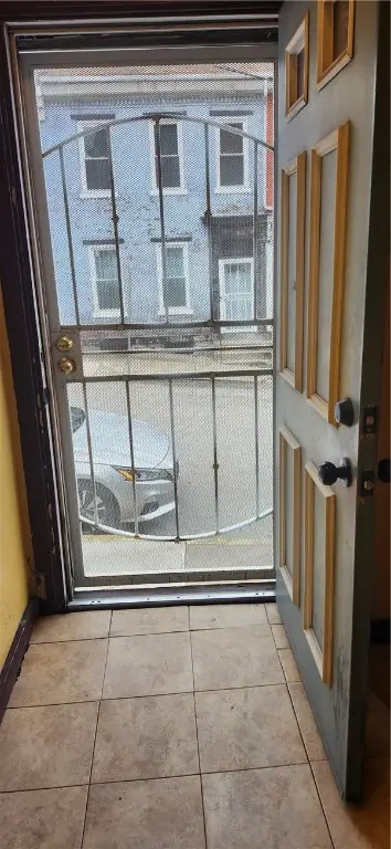 114 Seneca St, Pittsburgh, PA 15219 - Image #2