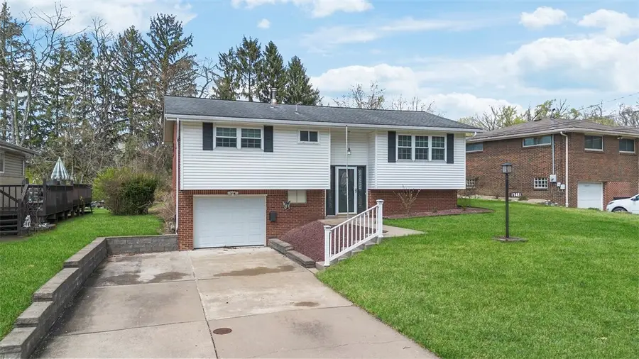 13481 Saint Clair Dr, North Huntingdon, PA 15642 - Image #3