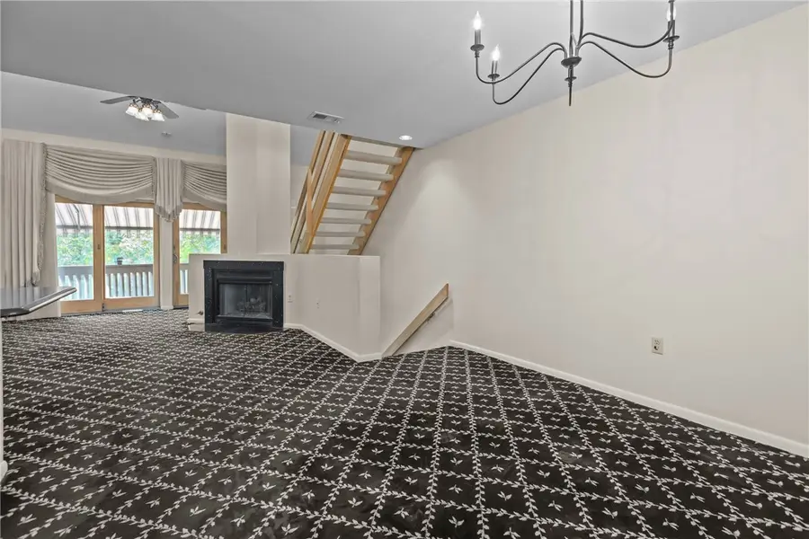 2811 Leona Ln, Robinson Township, PA 15108 - Image #3