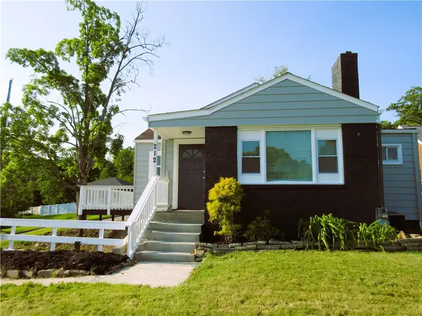 212 Evans Dr, Ellwood City, PA 16117