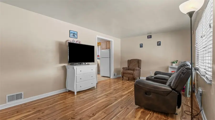 900 Grand Ave, Aliquippa, PA 15001 - Image #3