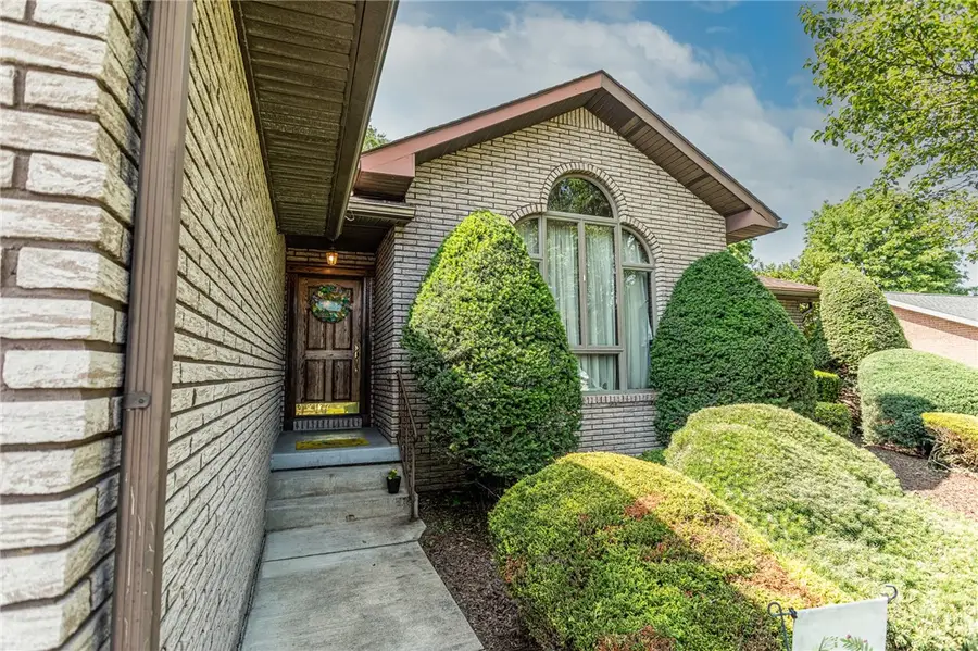 406 Dove Dr., Leith Hatfield, PA 15401 - Image #3