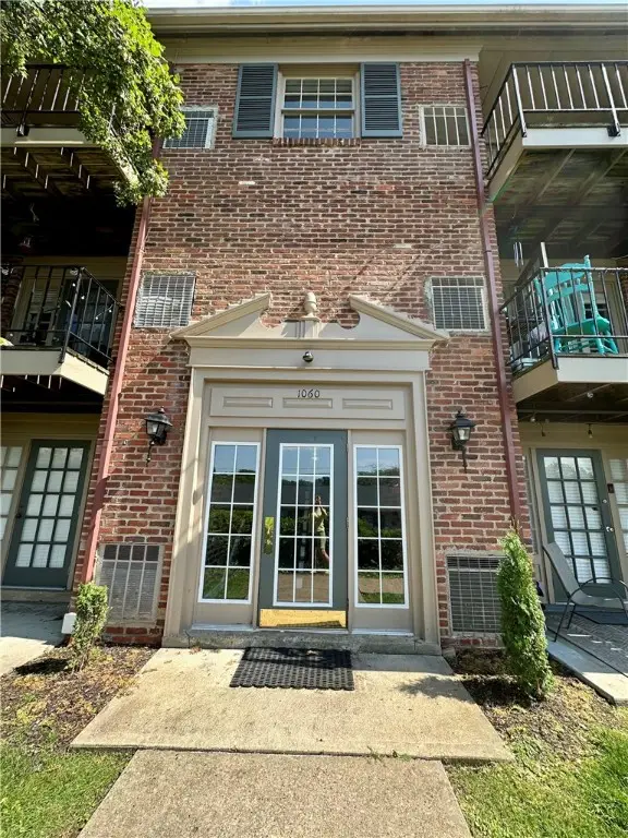 1060 Chatham Park #G, Scott Township, PA 15216 - Image #1