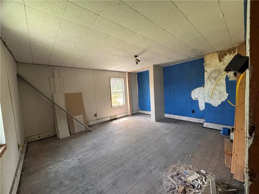 861 Koehlar Ave, Donora, PA 15033 - Image #3