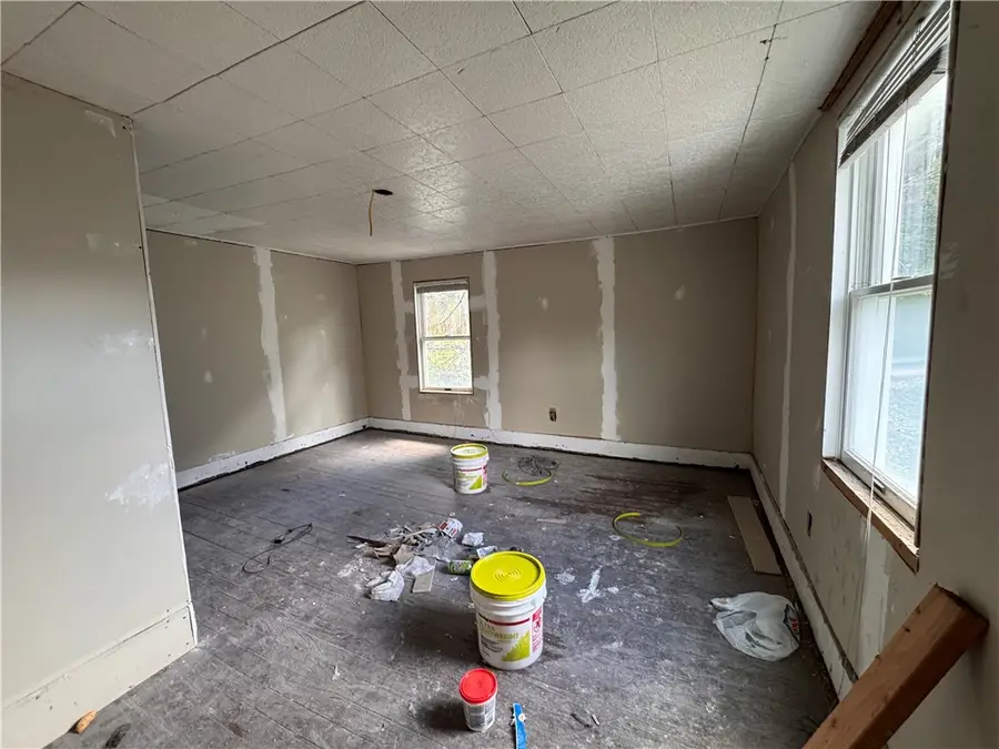 861 Koehlar Ave, Donora, PA 15033 - Image #2