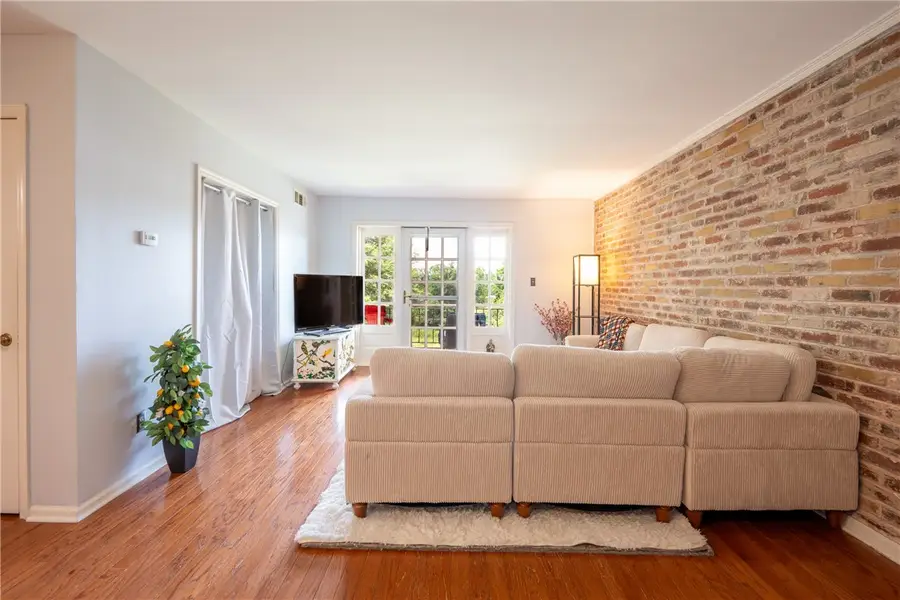 1230 Chatham Park Drive #C, Scott Township, PA 15216 - Image #3