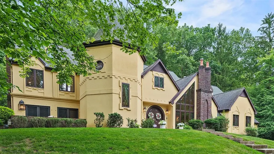 613 Lincoln Rd, Bradfordwoods, PA 15015 - Image #2