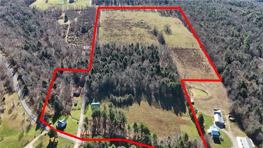 2612 Canoe Ridge Rd, Rossiter, PA 15772 - #2