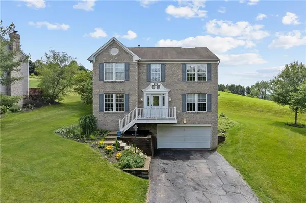 100 Vista Dr, Cecil, PA 15317