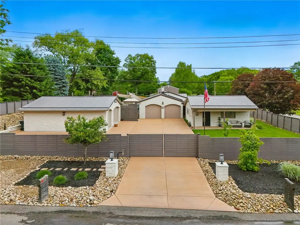 202 Woodlawn Rd, Cranberry Township, PA 16066 - Image #1