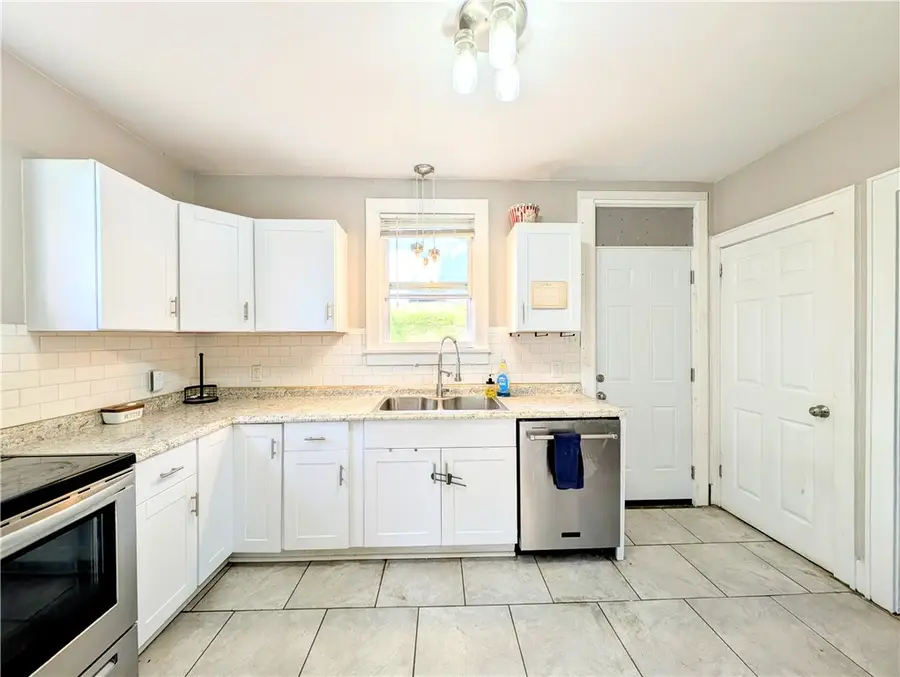 213 N 5th St, Jeannette, PA 15644 - Image #2