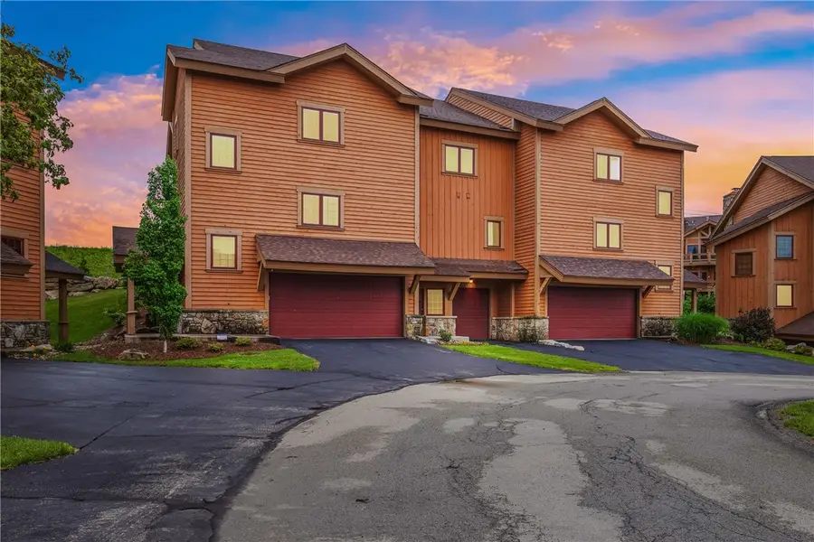 454 Southwind Circle, Middlecreek Township, PA 15622 - Image #2