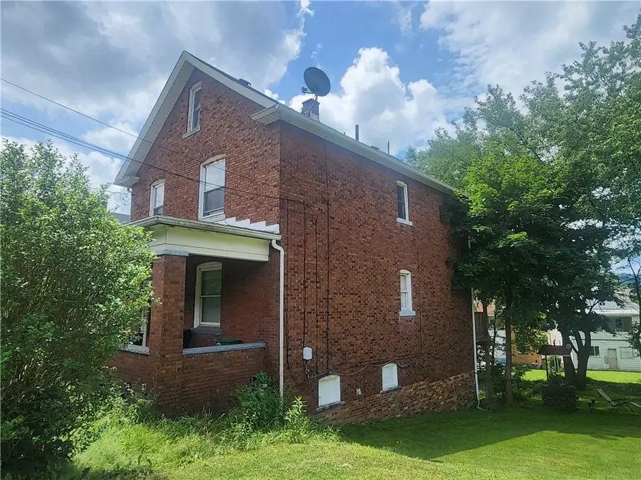 939 Beaver Rd, Ambridge, PA 15003 - Image #2