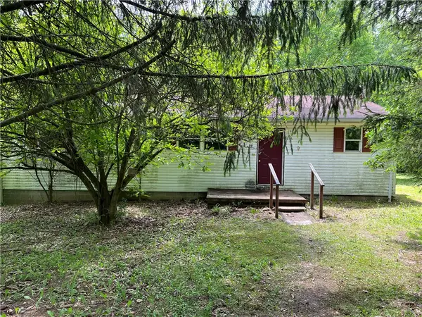 90 Grandview Ave Ext, White Twp, PA 15701