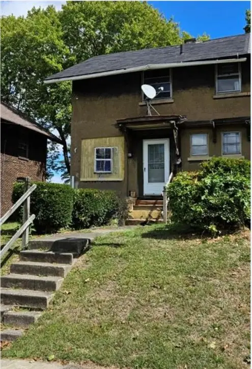 138 Shenango Blvd, Farrell, PA 16121