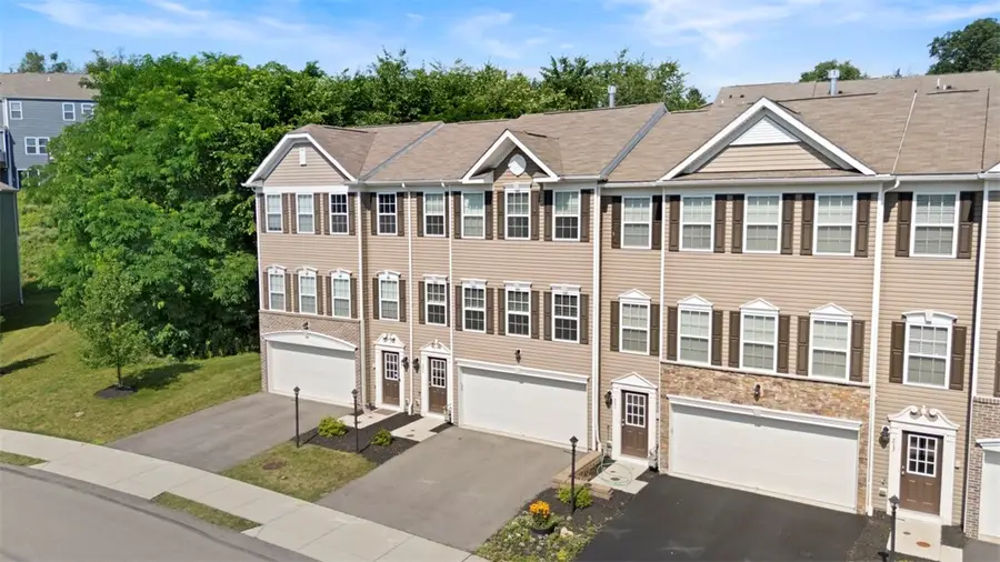 209 Lockheed Dr, Carnot Moon, PA 15108 - Image #2