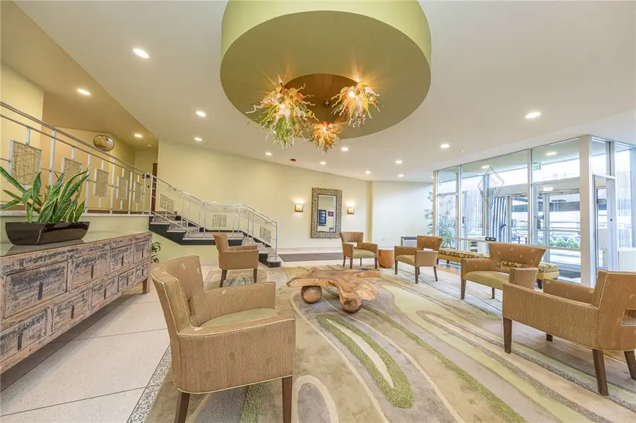 128 N Craig St #815, Pittsburgh, PA 15213 - Image #2